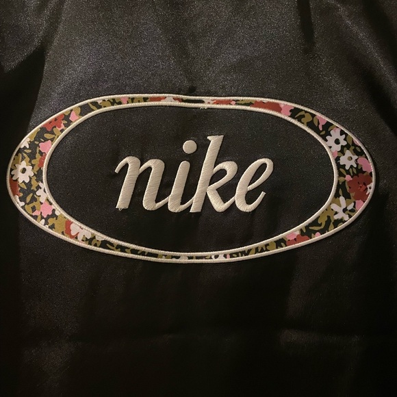 Nike floral cropped bomber jacket-small NWOT - Picture 2 of 10